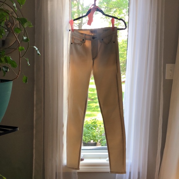 Light cream coloured high waisted Guess Jeans - Picture 6 of 6